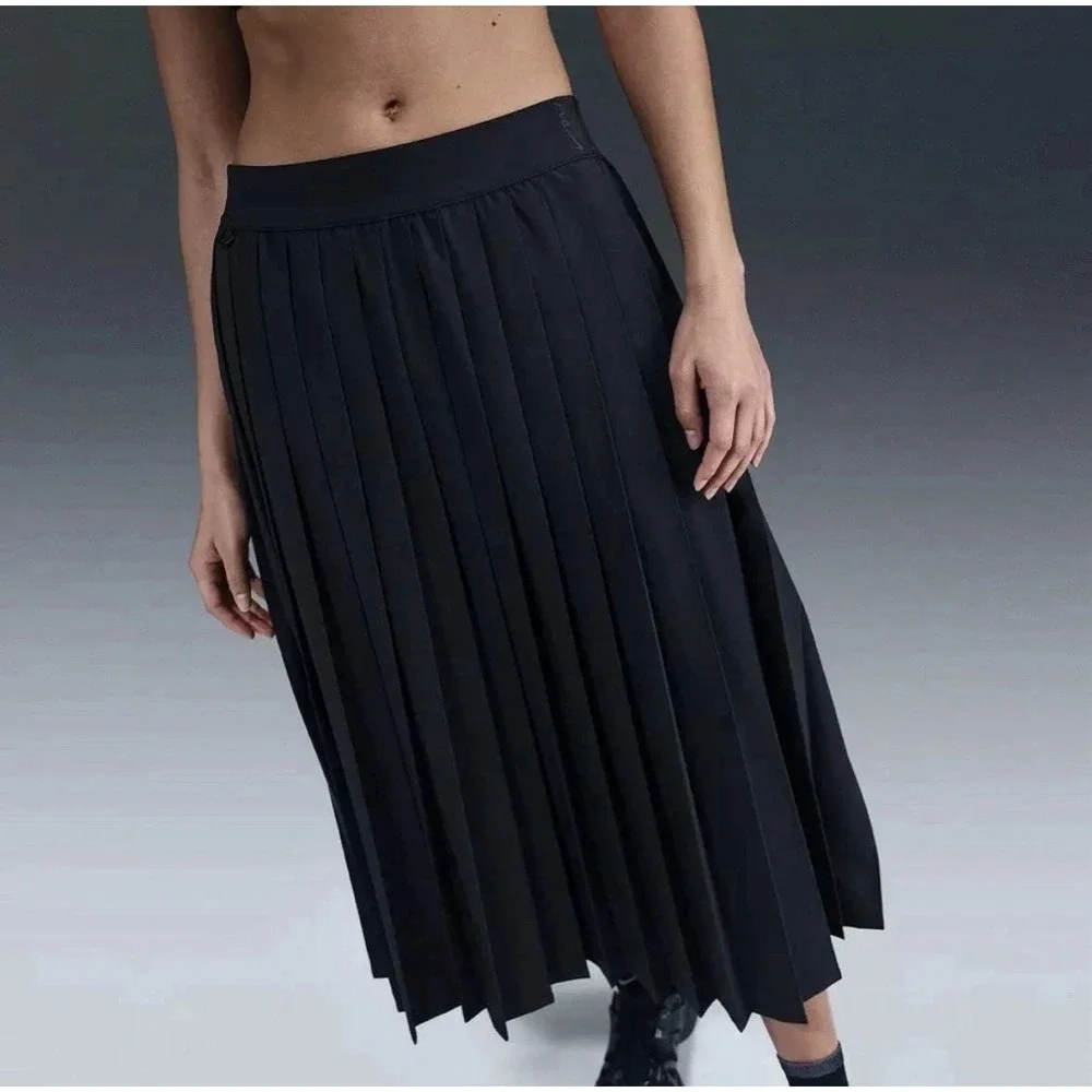 Nike 24.7 PerfectStretch Pleated Skirt Womens Large Black HQ8153 010 $160